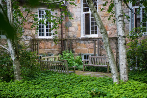 A picture of the back patio at the Hills Branch Library, Wellesley, Mass
